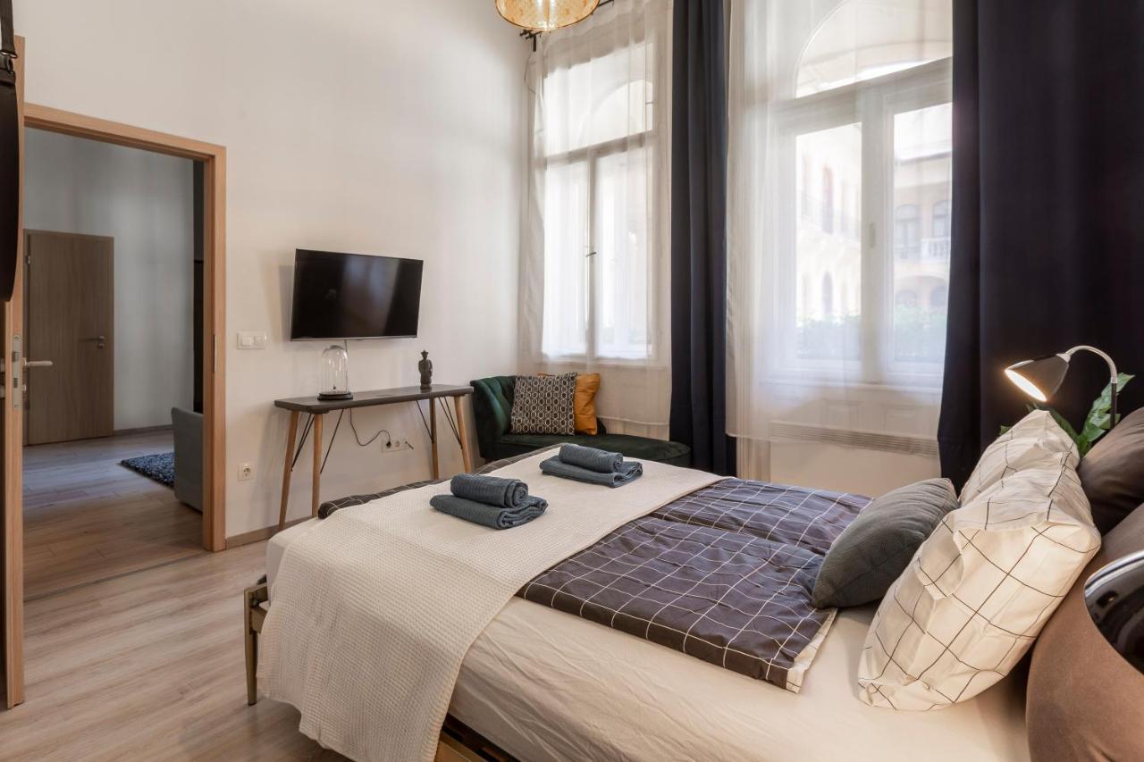 Deluxe Downtown Home By Elisabeth บูดาเปสต์ ภายนอก รูปภาพ